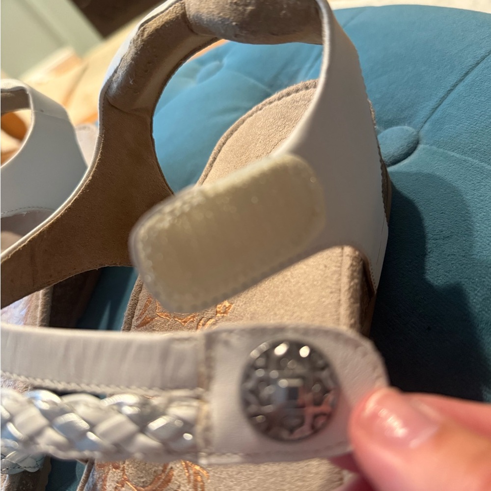 ARTREX Jillian Braided Wedge Sandals White Silver Cork Wedge  Size 11 - Picture 9 of 12